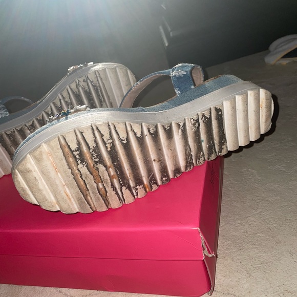 Betsy Johnson denim + detail straps - Picture 6 of 7